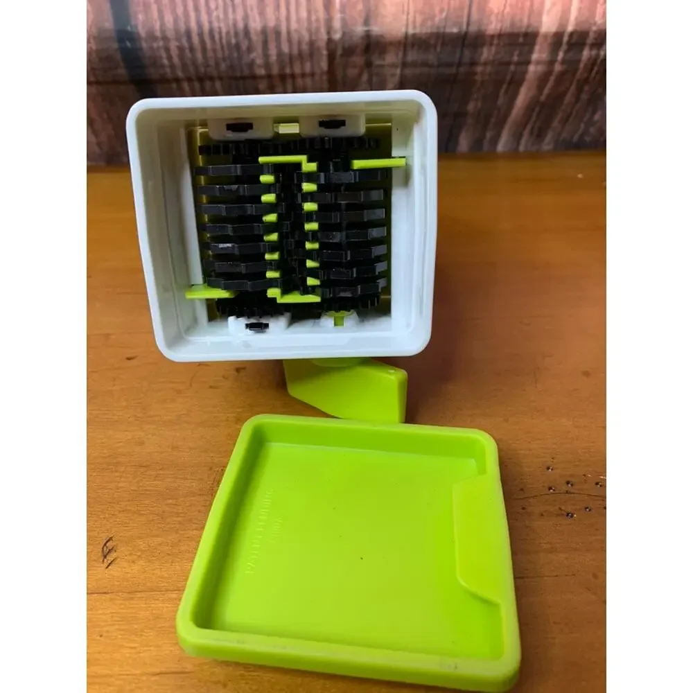 Pampered Chef Herb Mill Fresh Herb Grinder Chopper w/Lid